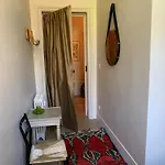 Nuit Au Chateau Bed and Breakfast Λυών