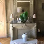 Nuit Au Chateau Bed and Breakfast *