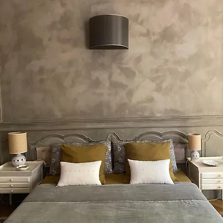 ベッド・アンド・ブレックファスト Nuit Au Chateau