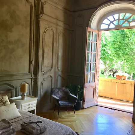 Bed & Breakfast Nuit Au Chateau *