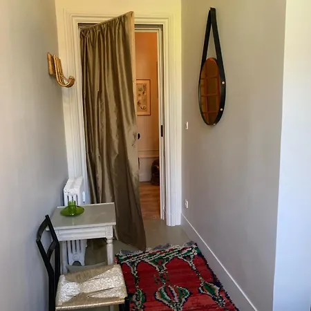 Nuit Au Chateau Bed & Breakfast Lyon